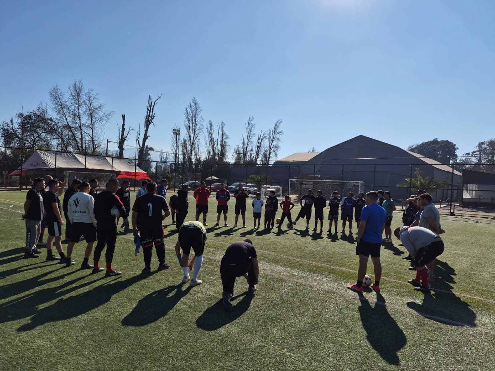 Grupo compartiendo una actividad deportiva